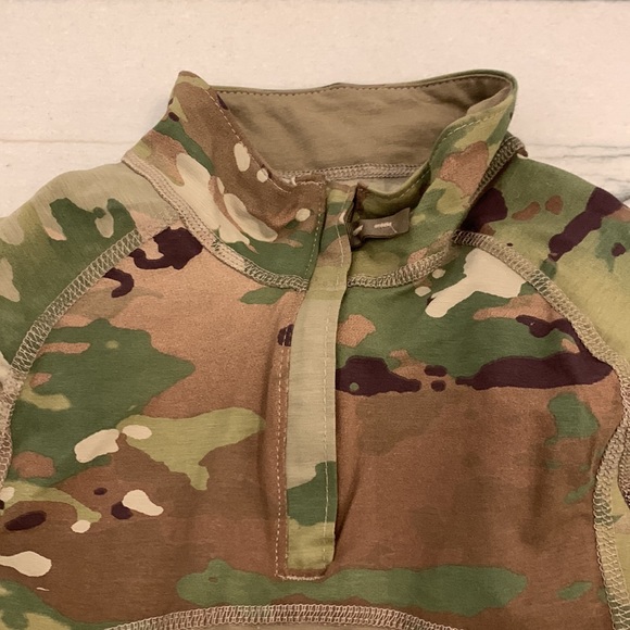 US Army Genuine Issue Multicam Flame Resistant Shirt w/Zipper Size Medium - Picture 2 of 8